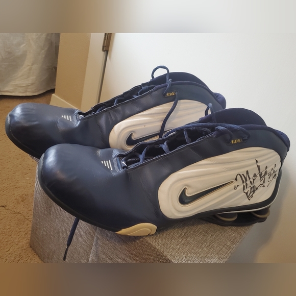SIGNED Mark Blount Nike Shox size 18 main image 7